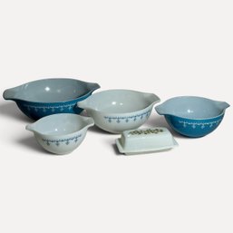 #072 Vintage Pyrex Corning Glass Works Four-Piece Nesting Bowl Set With Covered Butter Dish 10.5' X 4.5'