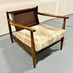 #341 Vintage MCM Armchair 25' X 24'