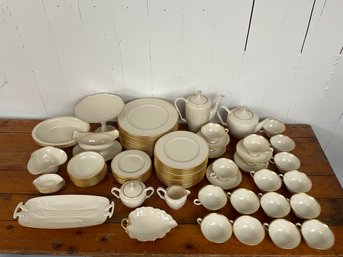 05 Vintage Lenox Mansfield 44 Piece Cream China Set