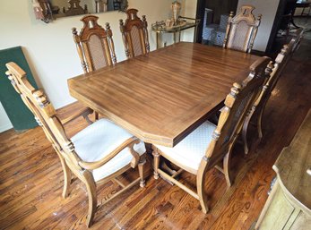 Vintage Thomasville American Traditional Dining Room Table & Chairs