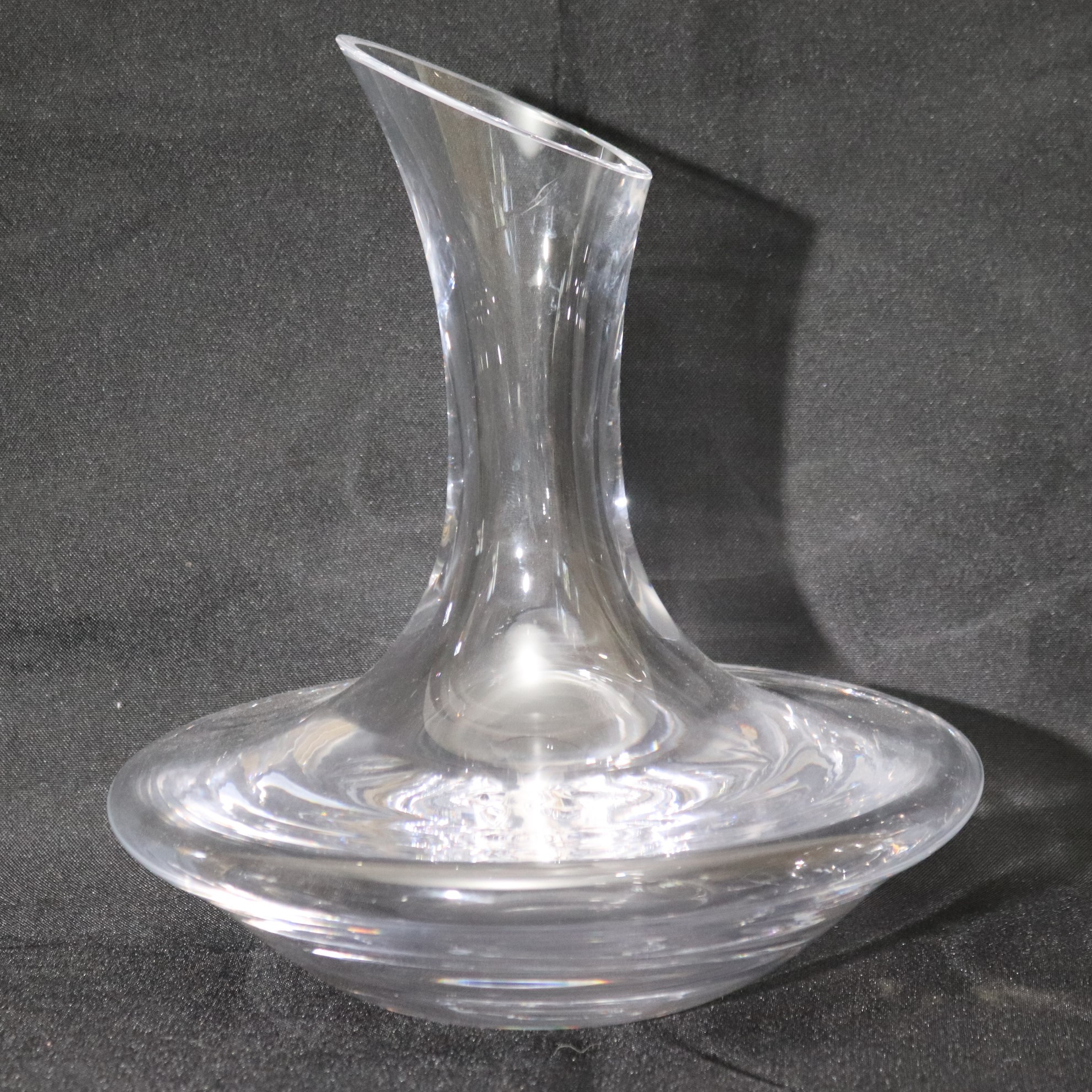 Modern Crystal Wine Decanter With Slanted Rim 42715