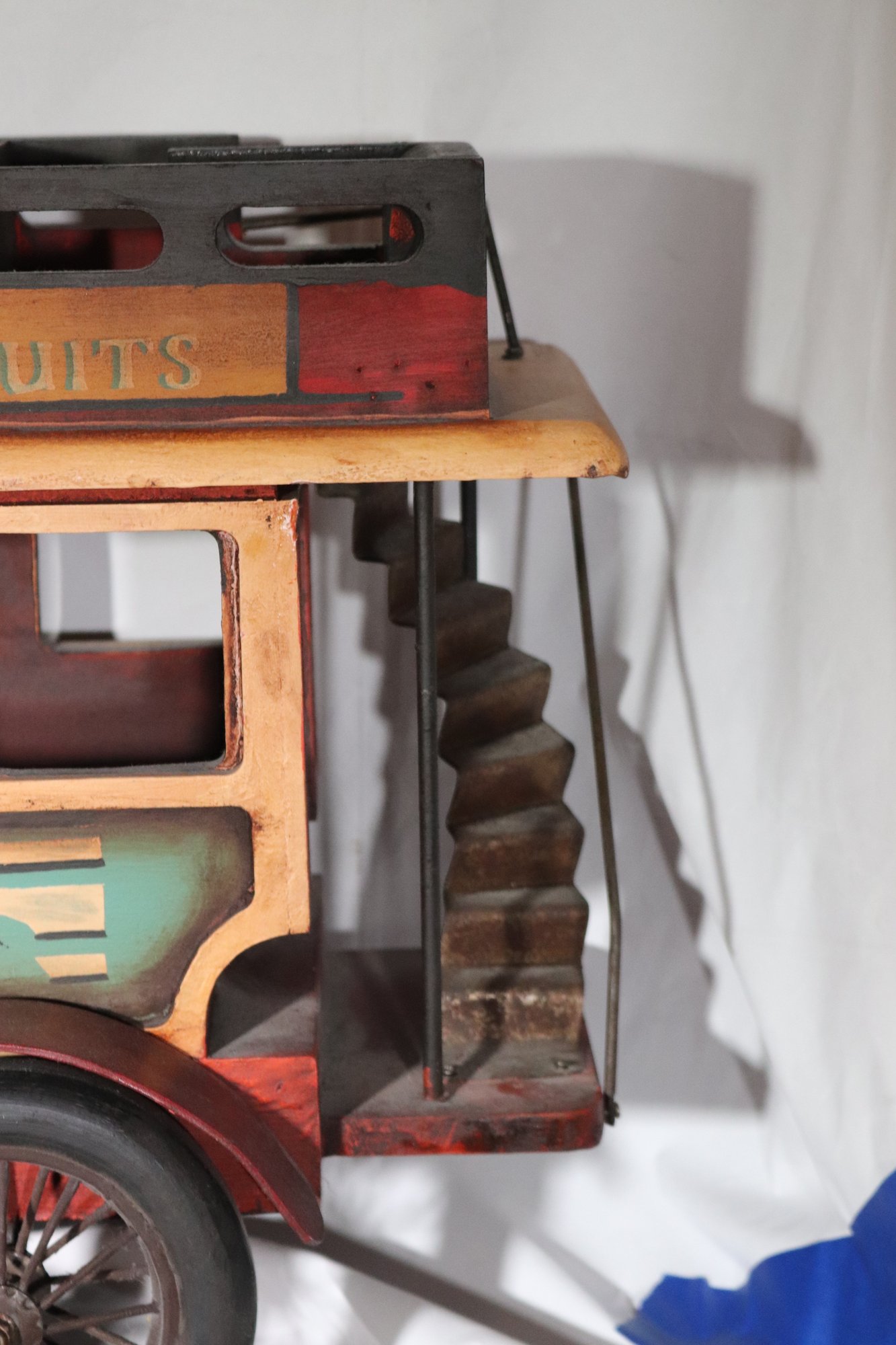 Large Handmade/painted Larkin And Newton Anchor Biscuits City