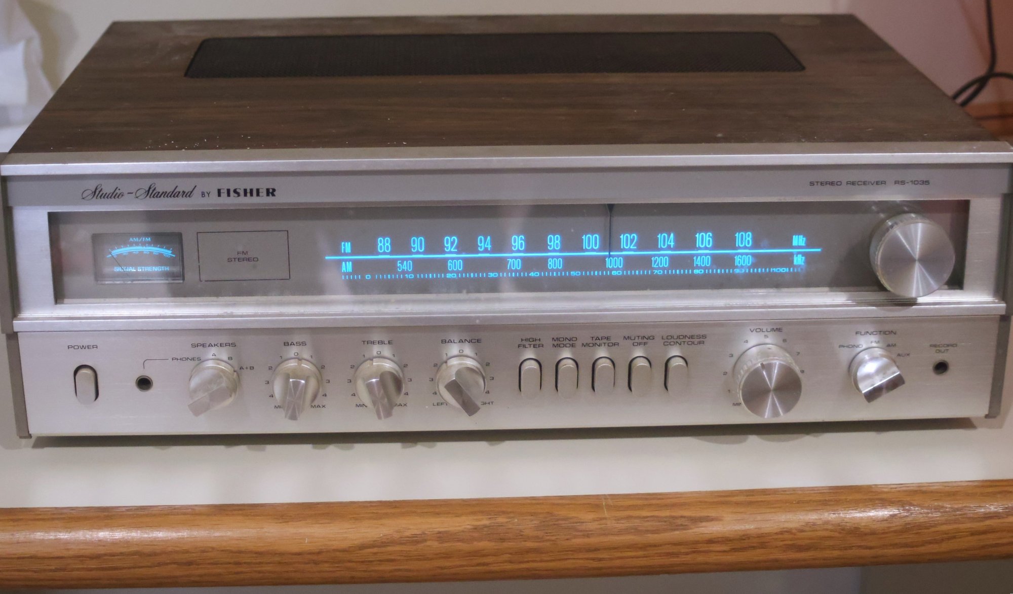 Vintage Studio Standard By Fisher AM/FM Receiver, Model RS-1035 #69582 ...