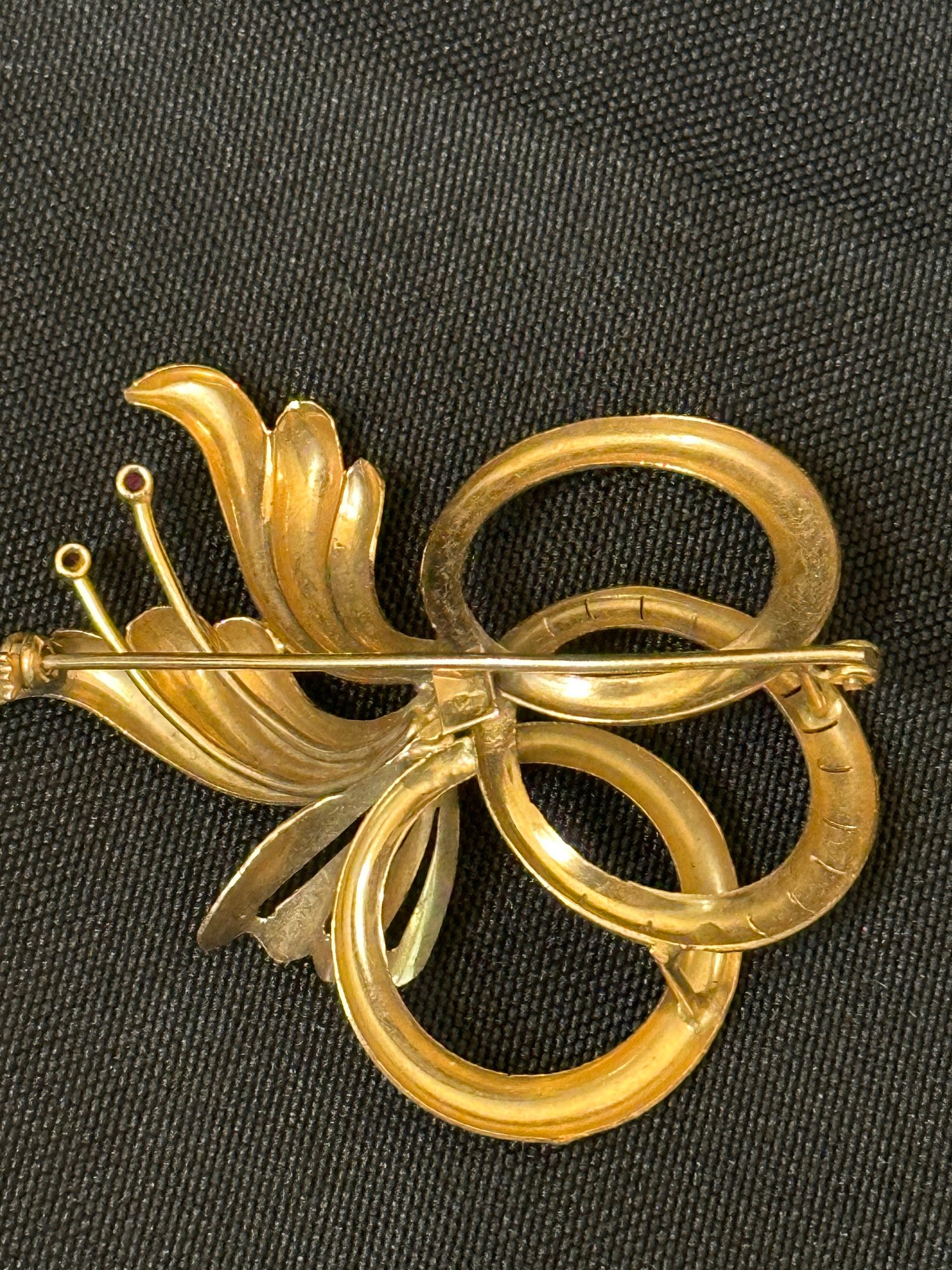 18K YG Fancy Ribbon Brooch With Ruby Accent Stones 51930