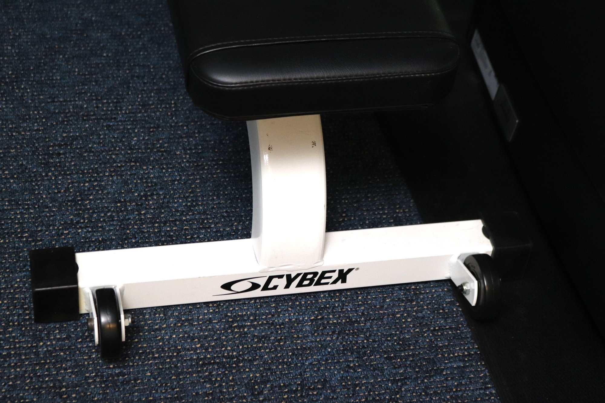 Cybex Adjustable Weight Bench On Wheels #41992 | Auctionninja.com