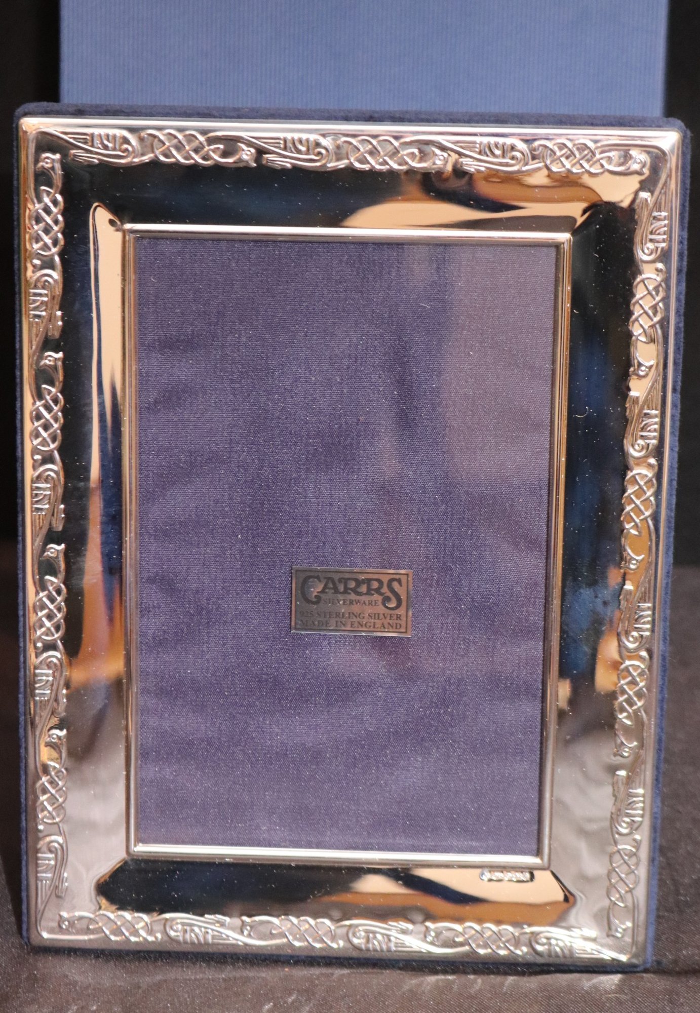 R. Carrs 925 Sterling Silver Repousse Photo Frame #60866 | Auctionninja.com
