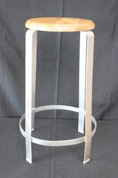 Mid Century Style Wood Top Bar Stool With Footrest