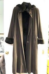 Ladies Long Sheared Nutria Fur Lined Raincoat With Hood Warm And Comfortable Size M