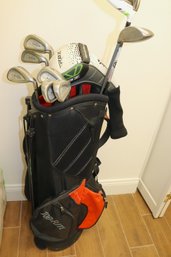 Set Of Vintage Golf Clubs With Calloway Steel Head Woods &amp Taylor Made Driver With Golf Bag.
