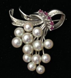 14K White Gold Lovely Pearl And Ruby Brooch Pin