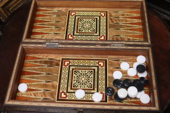 Impressive Syrian / Middle Eastern Inlaid Wood Backgammon Game Board / Box With Plastic Playing Pieces.