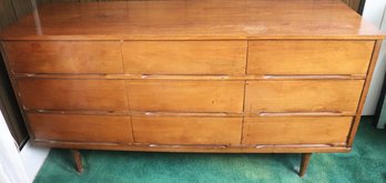 Vintage Mid Century Modern 9-Drawer Dresser - MCM
