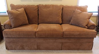Thomasville Traditional 3-Seat Rolled Arms Sofa With Tailored Shirt And 2 Matching Pillows