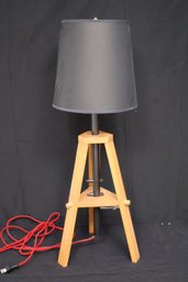 Modern Design Tripod Base Table Lamp With Black Shade