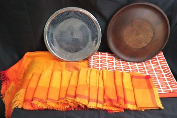 Including Tablecloths And Platters As Pictured, Piatto Termico Franzfer Round Warming Platter Made In Italy,