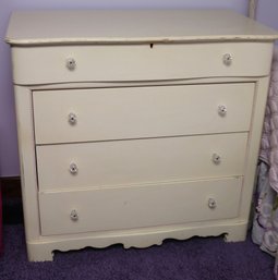 Lexington Betsy Cameron Dresser