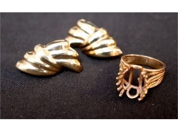 14K YG Pair Pierced Earrings & 14K YG Ring Without Stone