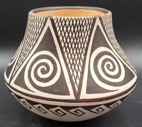 Vintage Helen Naha Feather Woman Native American Hopi-Tewa Jar