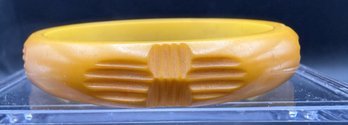 Vintage Art Deco Carved Bakelite Butterscotch Bangle Bracelet - 16.7 Grams
