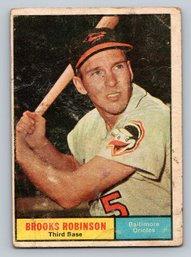 1961 TOPPS Brooks Robinson Baseball Card - Good