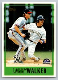 1997 Topps Larry Walker Baseball Card - Mint