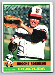 1976 Topps Brooks Robinson Baseball Card - EX
