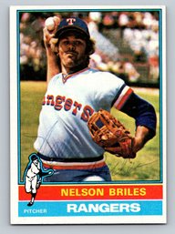1976 Topps Nelson Briles (D. 2005) Signed Autographed Baseball Card