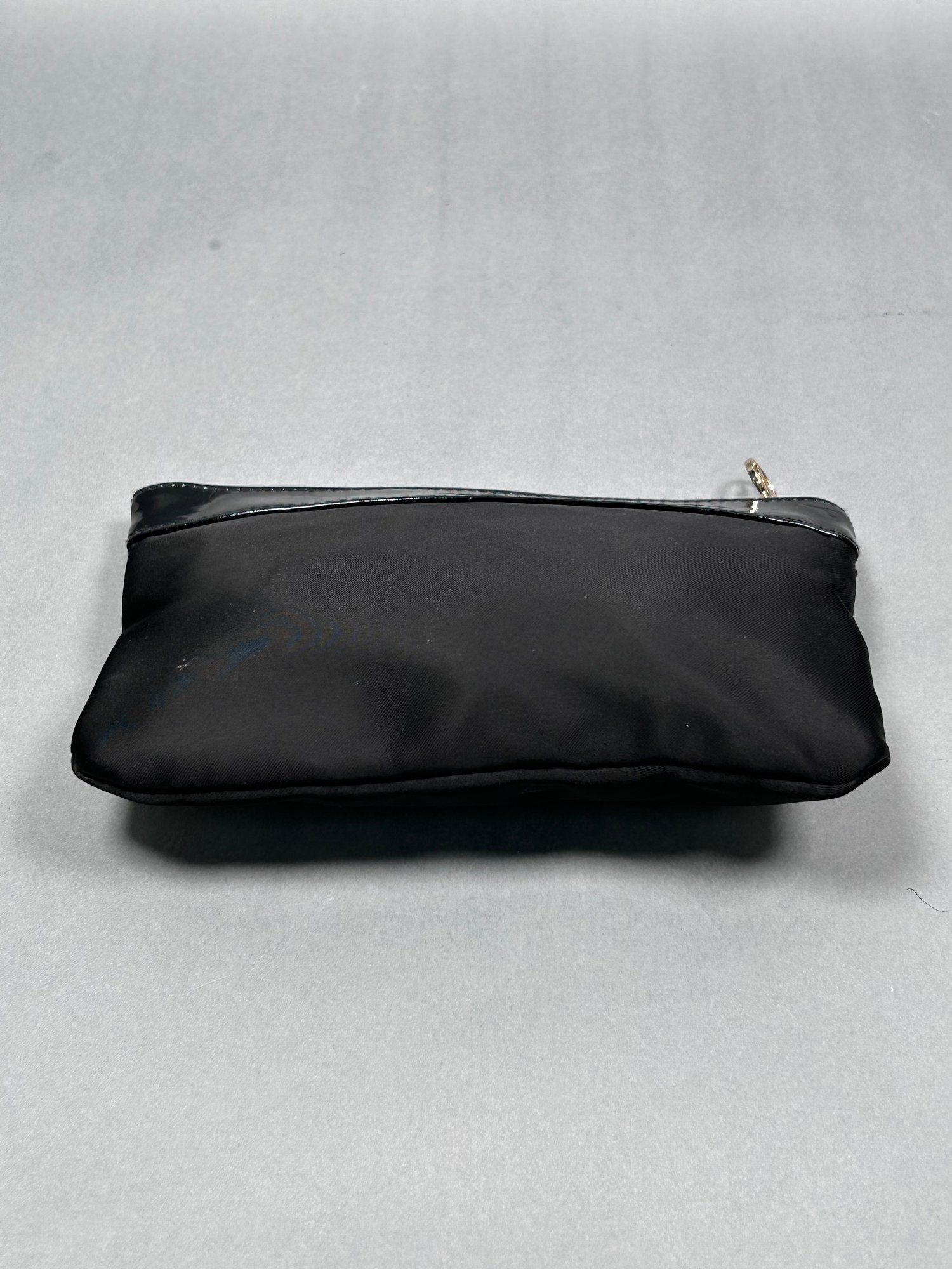 Giorgio Armani Cosmetics Bag #88569 | Auctionninja.com
