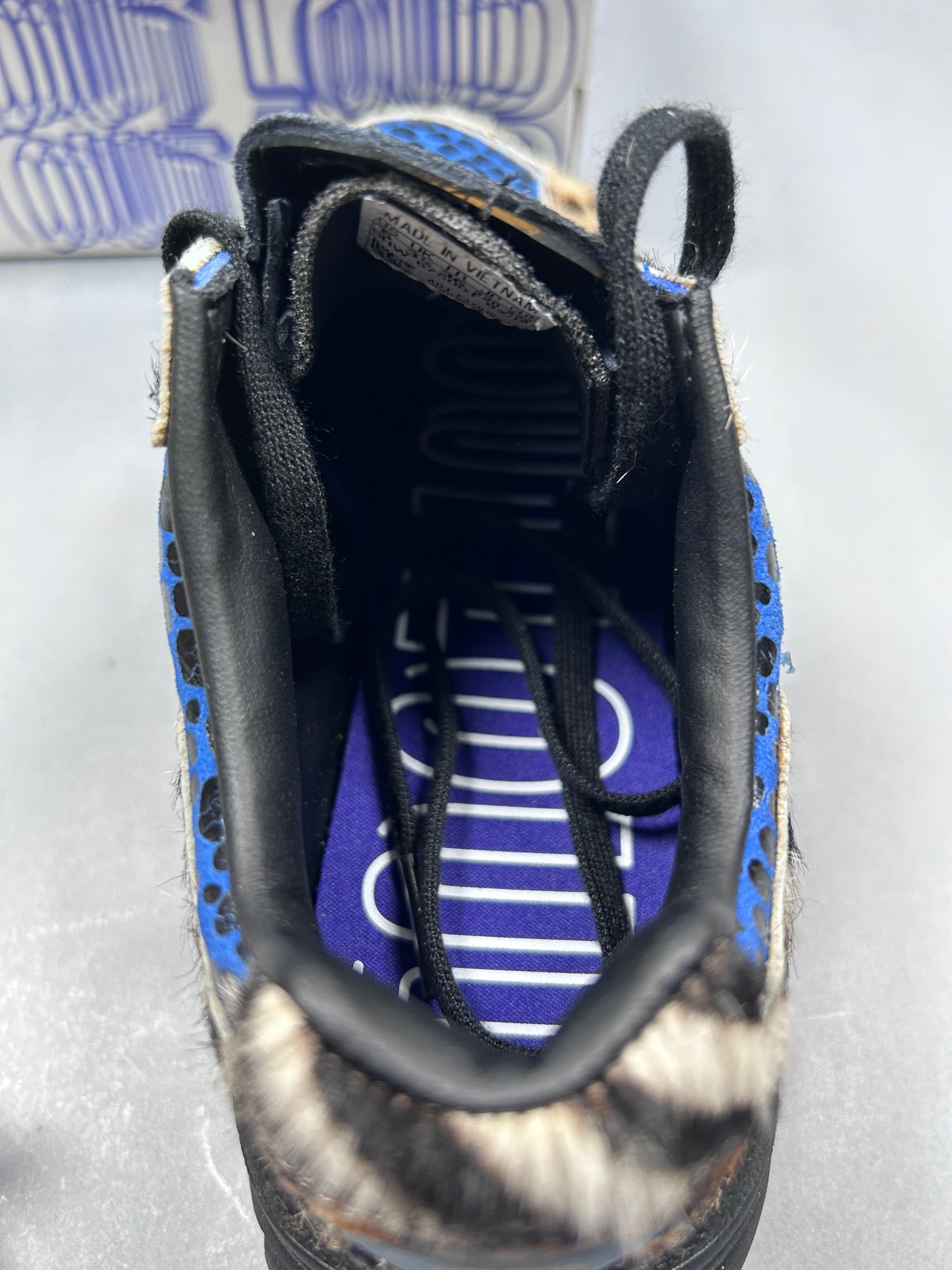 F37016 Adidas Womens Falcon Sneaker F37016 - Size US 5 #88623 | Auctionninja.com