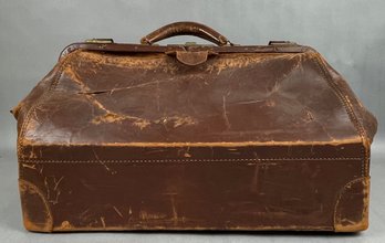 Vintage Belber Traveling Goods Genuine Leather Doctor's Bag