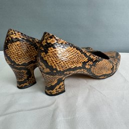 Black And Tan Design By Ros Hommerson - 10N