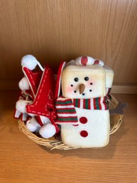 Basket Of Felt Decor - Merry Christmas Banner & Snowmen