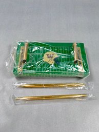 Washington Huskies Pens And Desk Set NOS