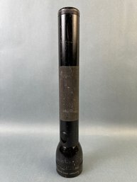 12.25 Inch Black Maglite.