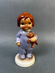 Goebel Porcelain Dolly Dingle Series Billie Bumps At Christmas.