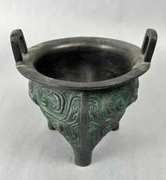 Chinese Style Metal Pot