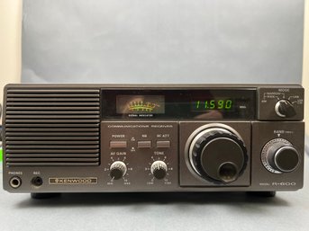 Kenwood R600 Communication Receiver.