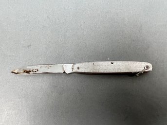 5 1/2 Inch Pocket Knife.