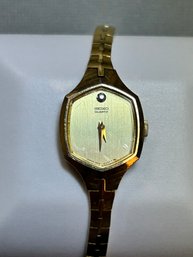 Vintage Small Gold Tone & Face Seiko With Narrow Metal Band