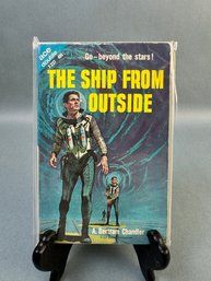 Ace Double Sci-Fi Book Beyond The Galactic Rim