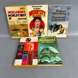 Lot Of 5 Sci-Fi Books