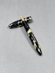 Sheaffer Balance Fountain Pen From The 1930s, Featuring The Iconic Black And Pearl Celluloid
