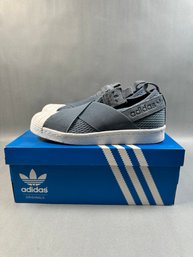 Adidas Ladies Slip On Sz 5