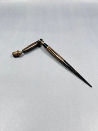 Vitae Sheaffers White Dot Brown & Tan Striated Desk Fountain Pen - 14K Nib