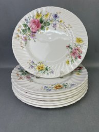 Royal Doulton -arcadia- 8 Dinner Plates