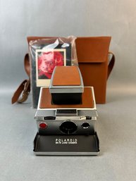 Polaroid SX-70 Land Camera With Case