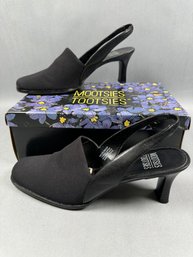 Mootsies Tootsies 2.5 Inch Heel- Black Fabric  Dress Shoe -9M