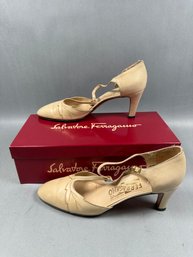 Salvatore Ferragamo Ivory Dress Shoes - 8.5AA