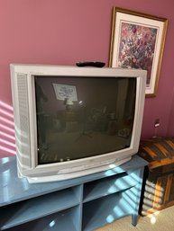 2003 JVC Television Model AV-32D104