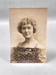 1896 Photograph Of A Woman - Studio: BJ Falk, NY